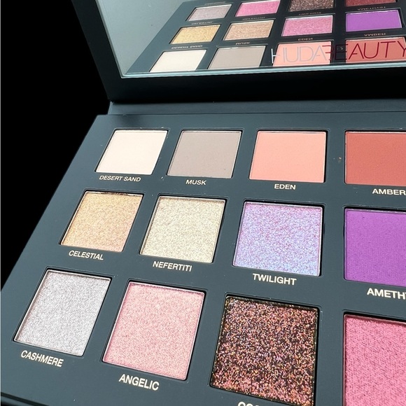 HUDA Desert Dusk Palette - Picture 6 of 16
